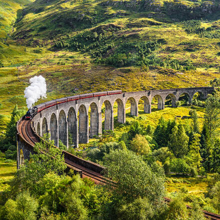 Glenfinnan Viaduct Jacobite Steam Train